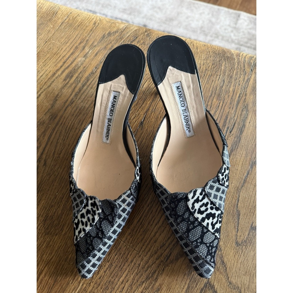 MANOLO BLAHNIK Vintage Pattern Black & White Kitten Heel Mule  Sz 36.5 EUC